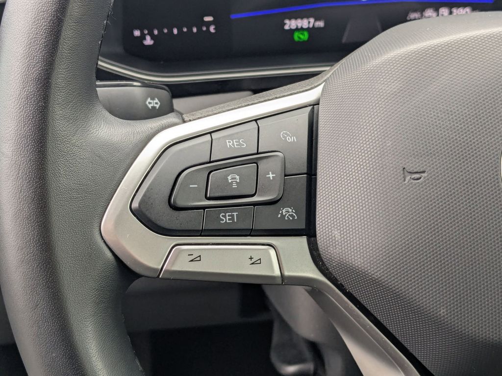 Thumbnail: 2025 Volkswagen Jetta - 17