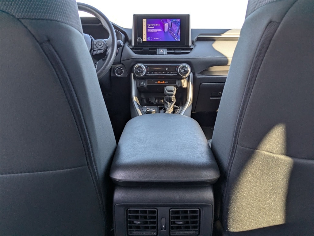 Thumbnail: 2025 Toyota RAV4 - 27