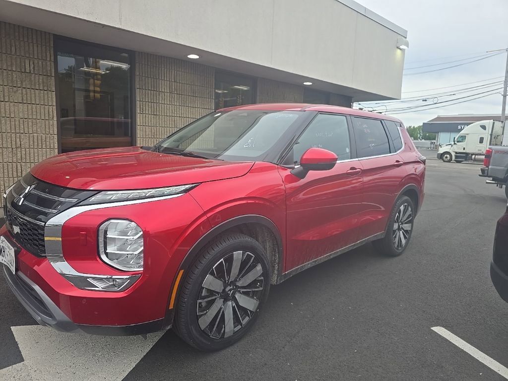 Thumbnail: 2025 Mitsubishi Outlander - 1