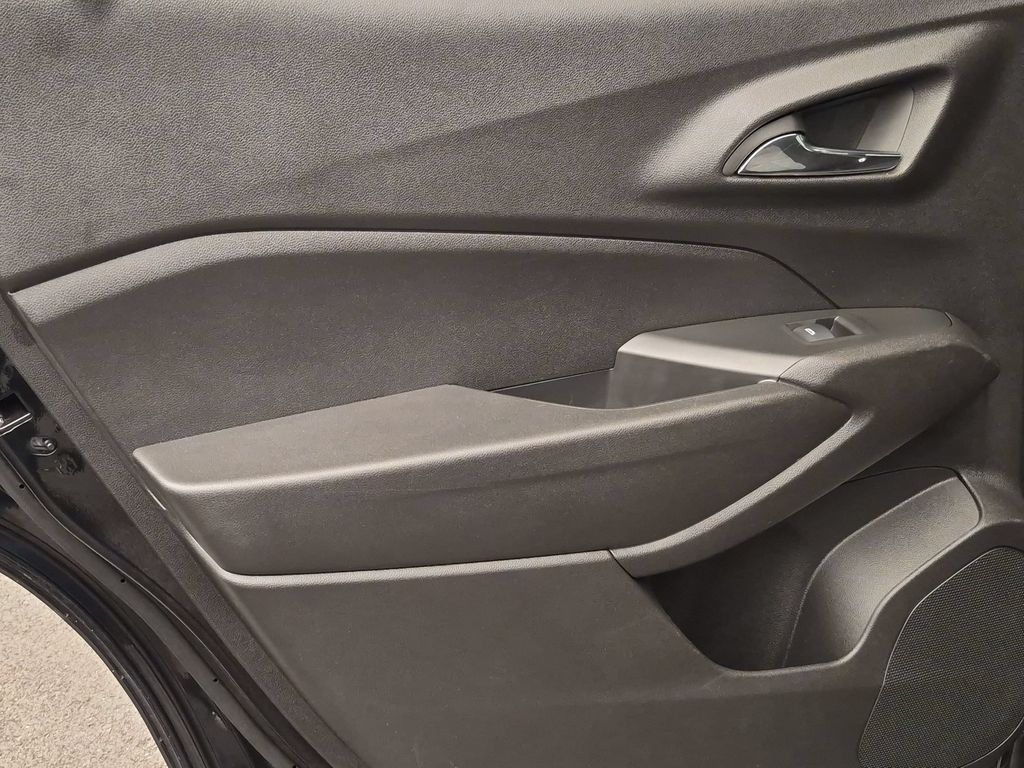 Thumbnail: 2025 Chevrolet Trax - 23