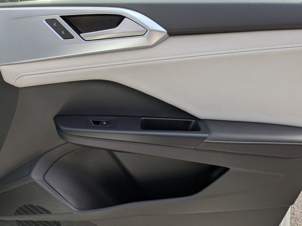 Thumbnail: 2025 Volkswagen Taos - 30