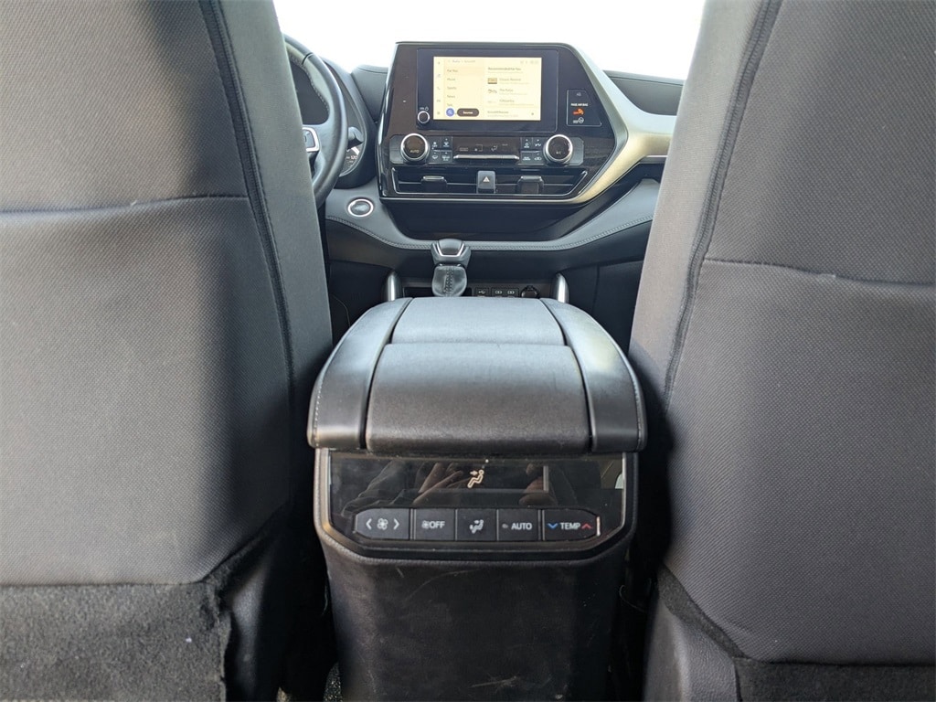 Thumbnail: 2024 Toyota Highlander - 29