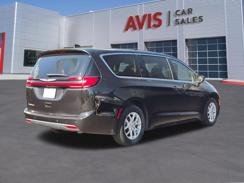 Thumbnail: 2023 Chrysler Pacifica - 6