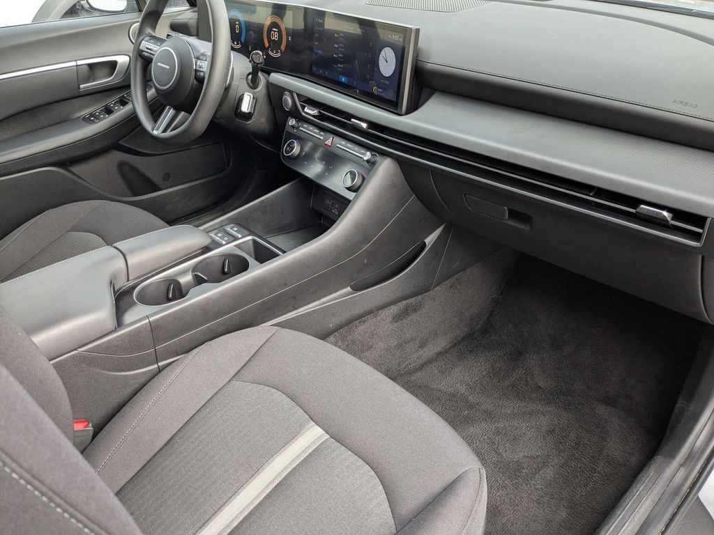 Thumbnail: 2025 Hyundai Sonata - 32