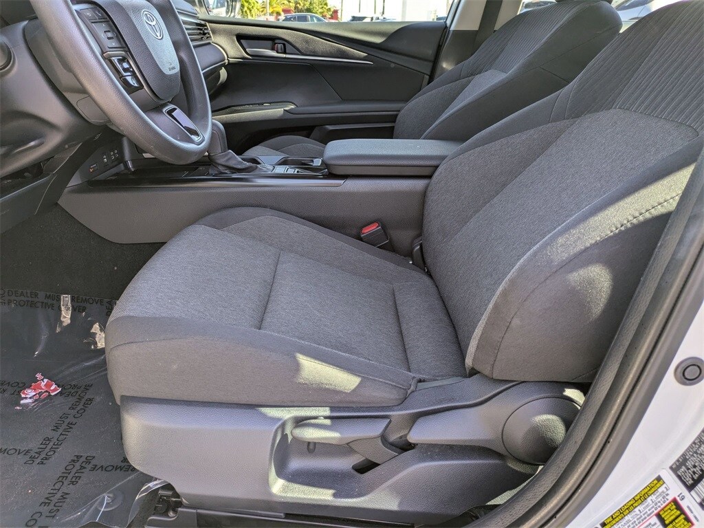 Thumbnail: 2025 Toyota Camry - 21