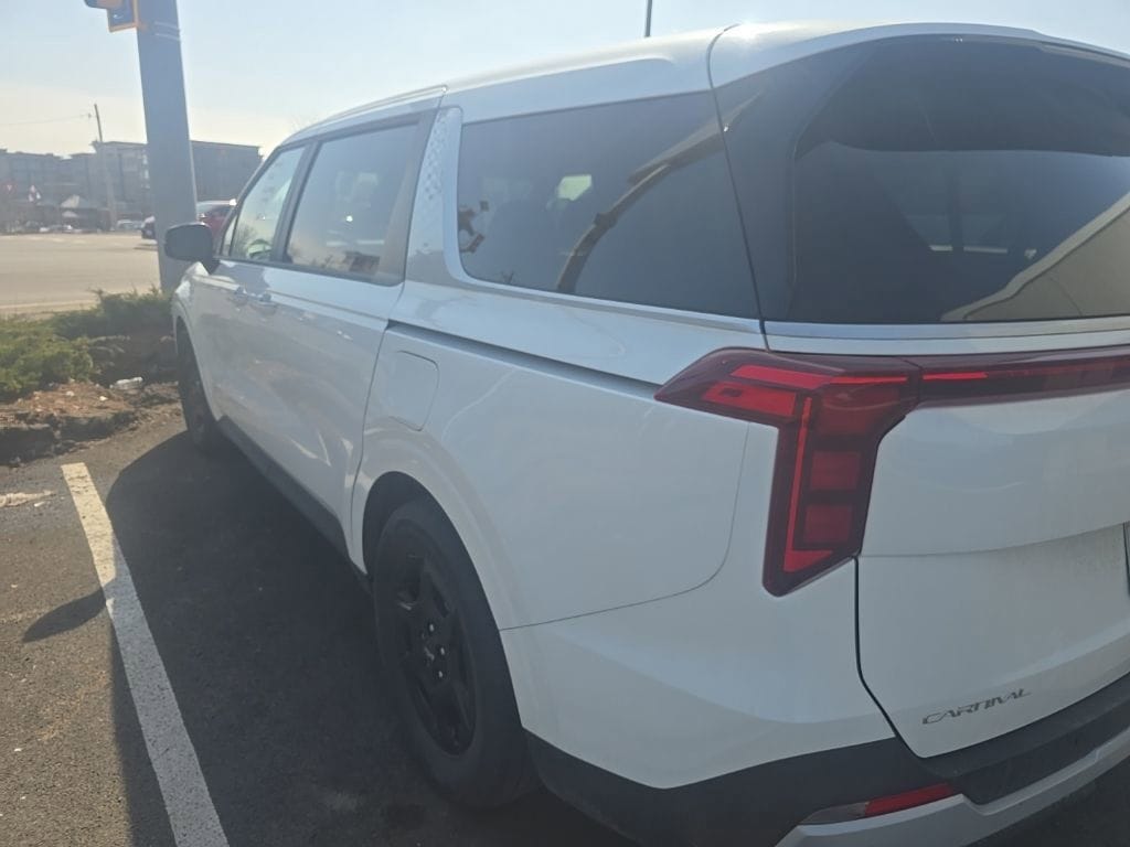 Certified 2025 Kia Carnival LXS Minivan/Van