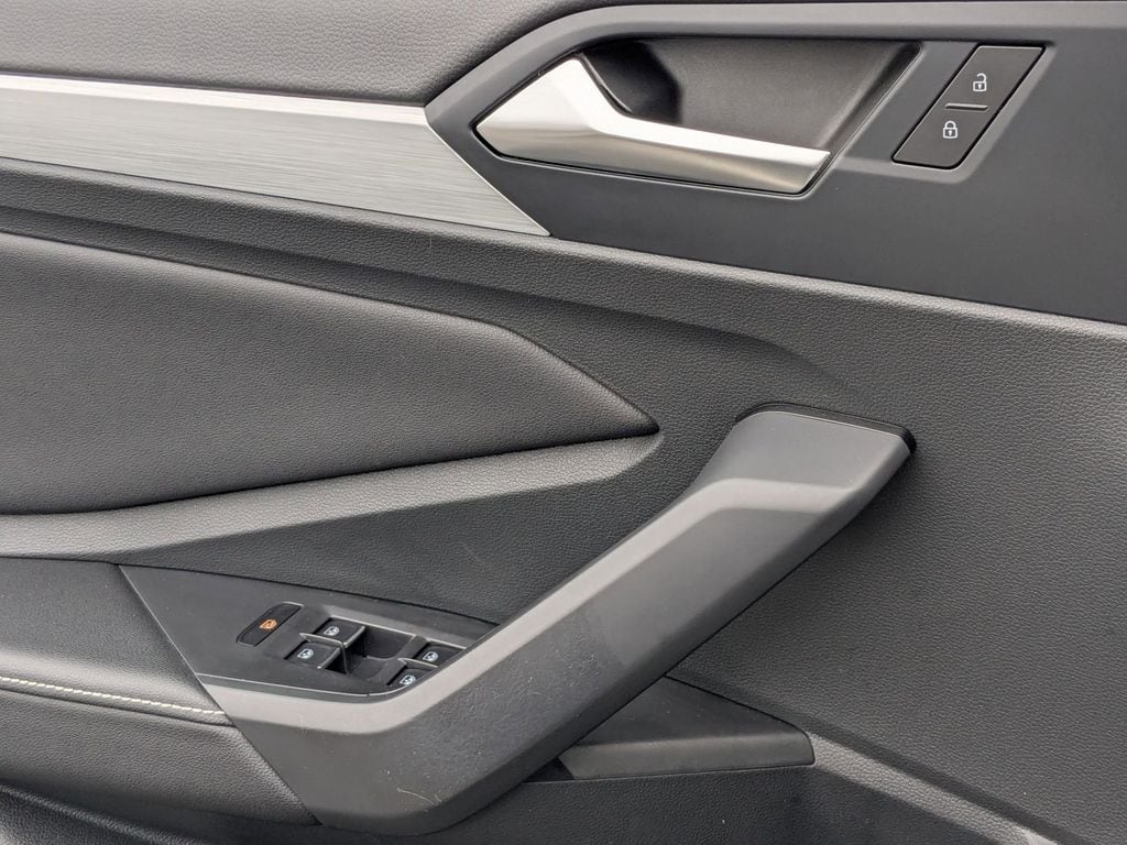 Thumbnail: 2025 Volkswagen Jetta - 14