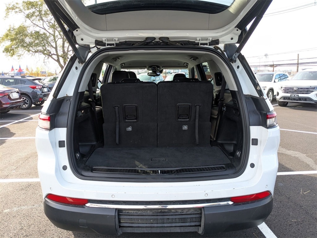 Thumbnail: 2023 Jeep Grand Cherokee L - 36