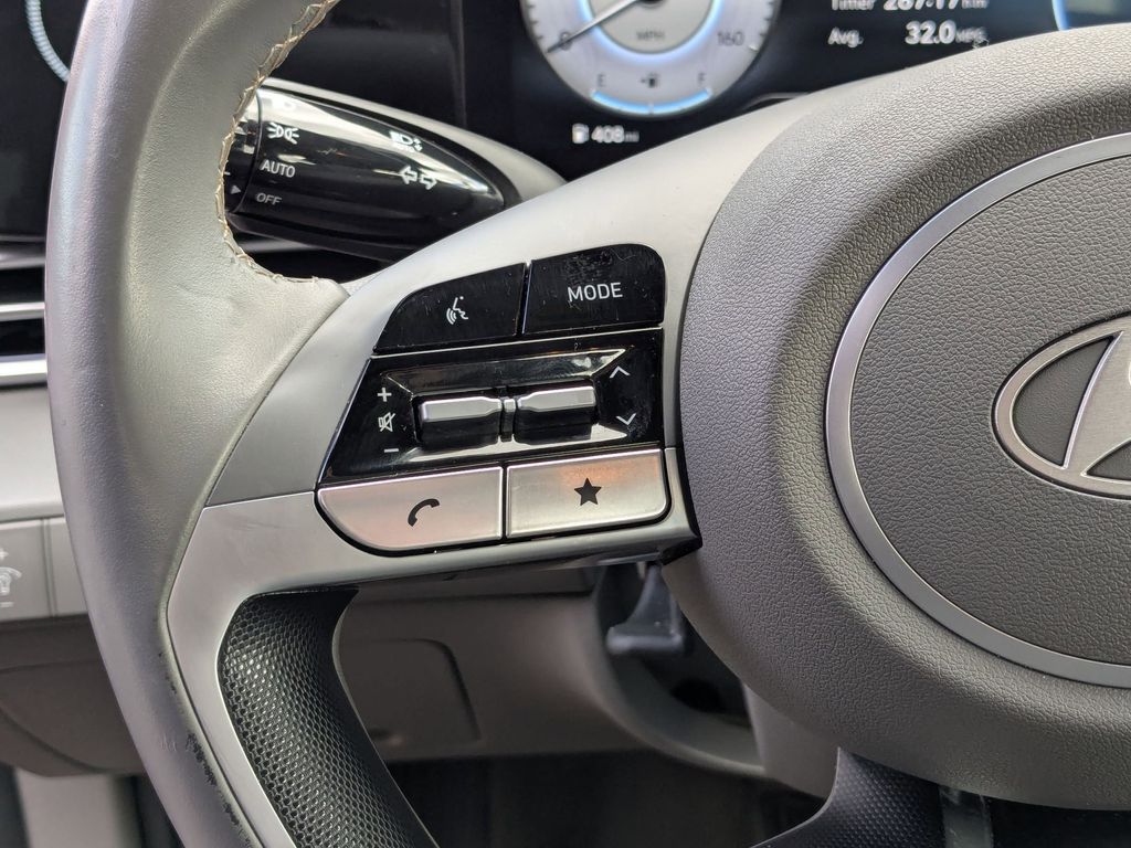 Thumbnail: 2025 Hyundai Elantra - 17