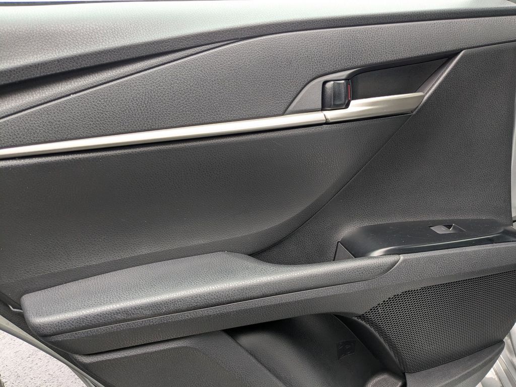 Thumbnail: 2025 Toyota Camry - 25