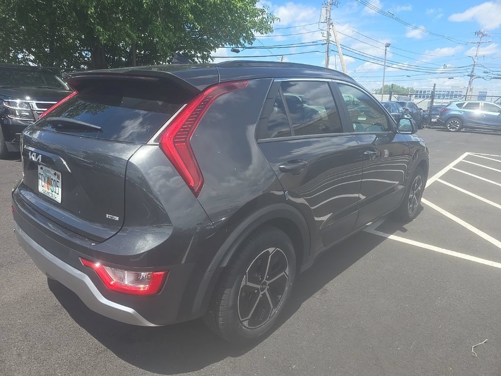 Thumbnail: 2025 Kia Niro - 4