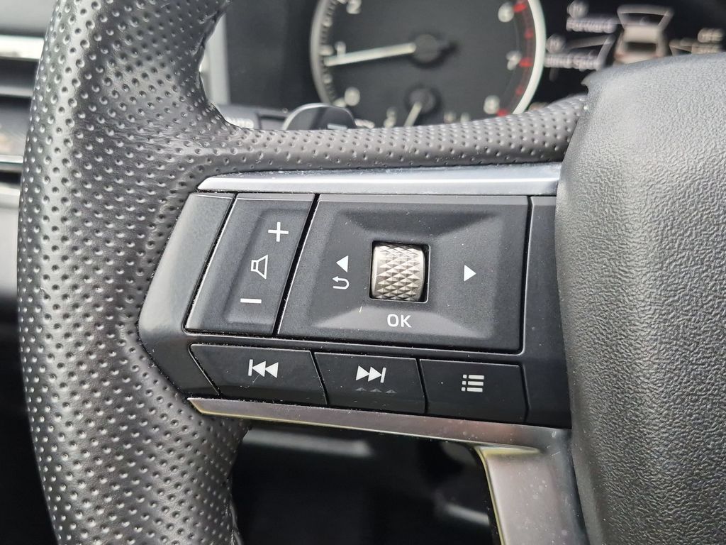 Thumbnail: 2025 Mitsubishi Outlander - 21
