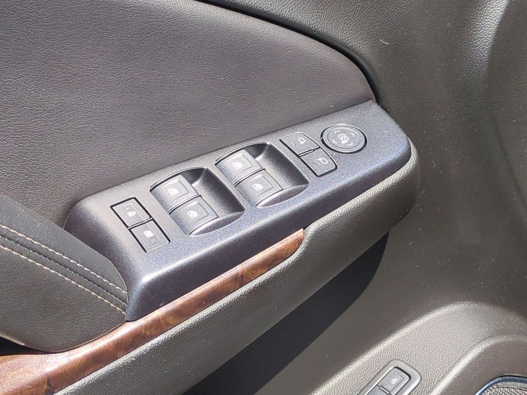 Thumbnail: 2019 Chevrolet Tahoe - 13