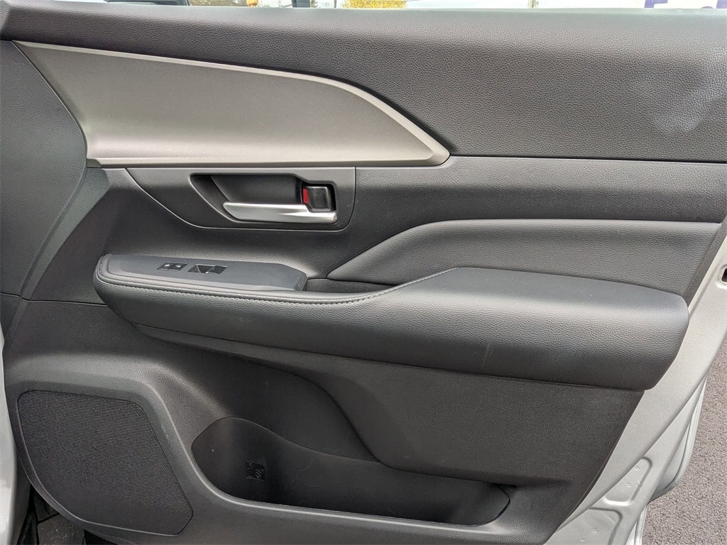 Thumbnail: 2025 Toyota Grand Highlander - 39