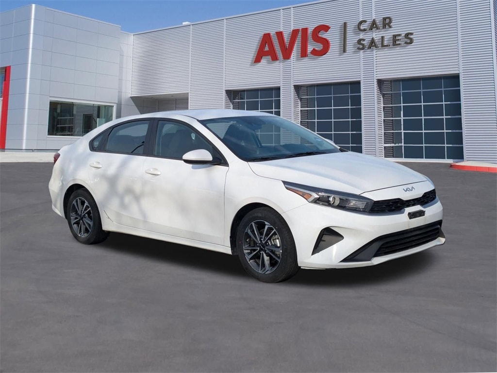 Thumbnail: 2024 Kia Forte - 9