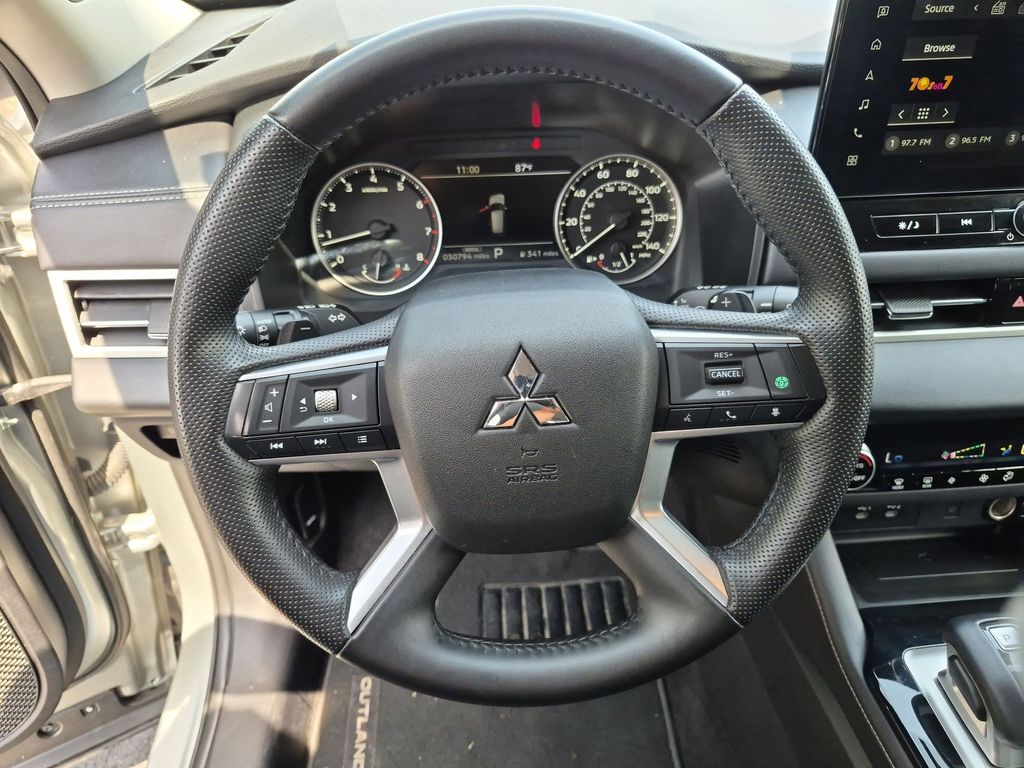 Thumbnail: 2025 Mitsubishi Outlander - 23