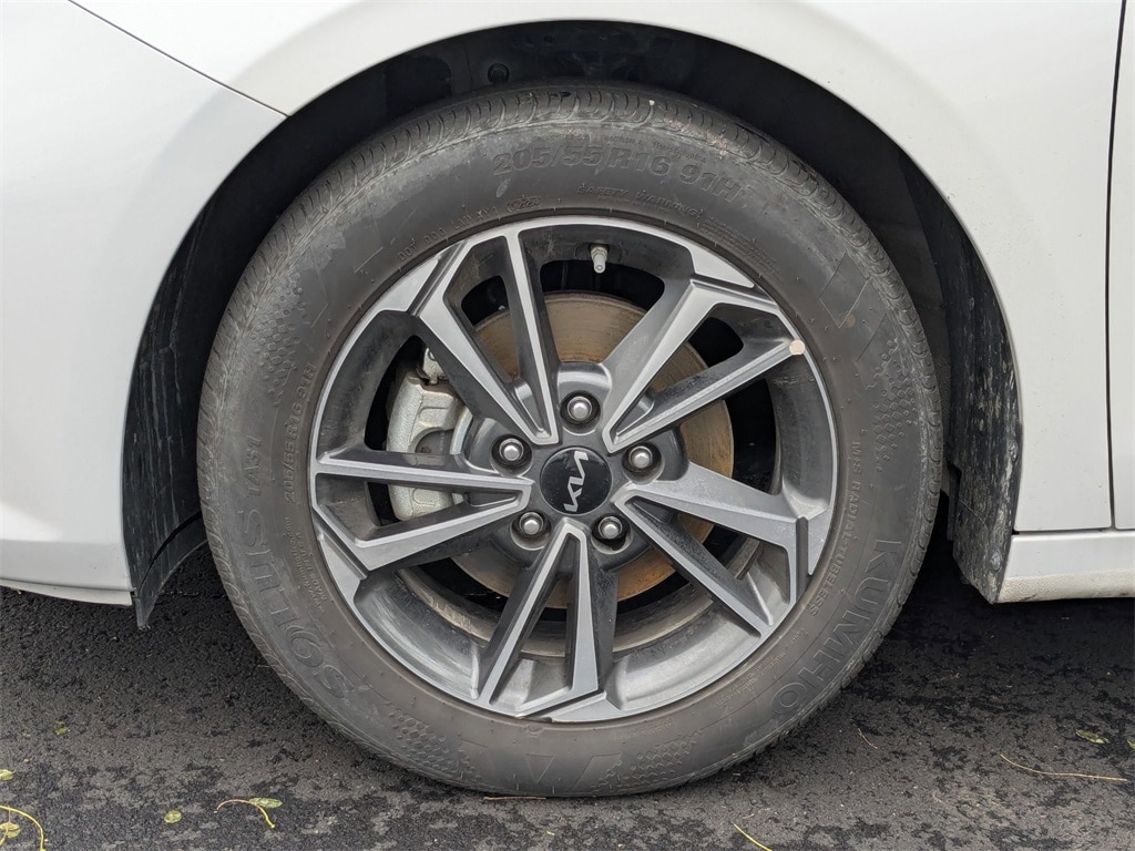 Thumbnail: 2024 Kia Forte - 11