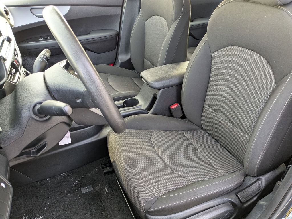 Thumbnail: 2024 Kia Forte - 17