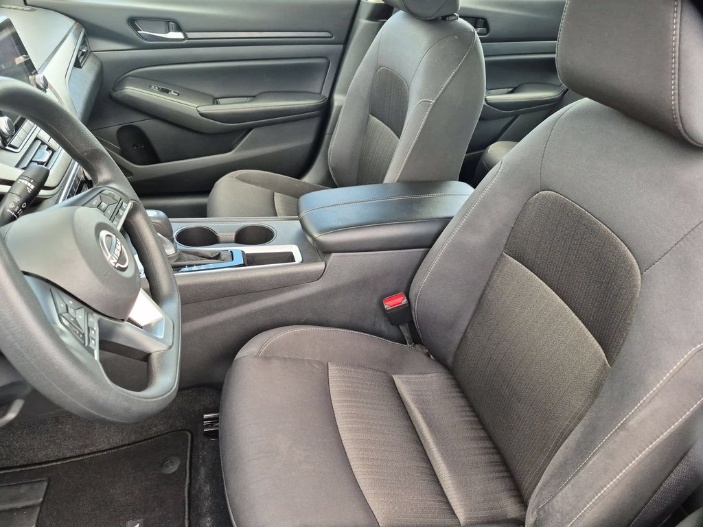 2025 Nissan Altima SV - Photo 24