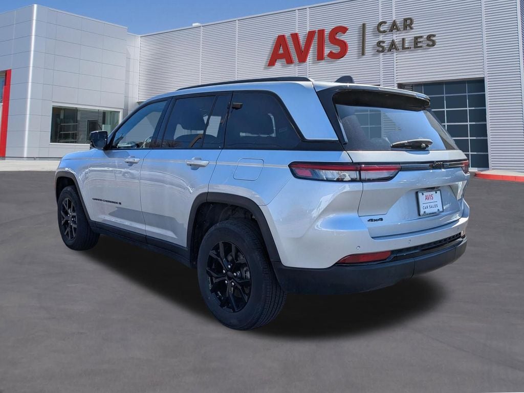 Thumbnail: 2025 Jeep Grand Cherokee - 9