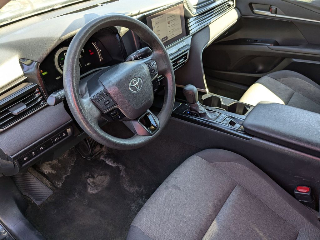Thumbnail: 2025 Toyota Camry - 14