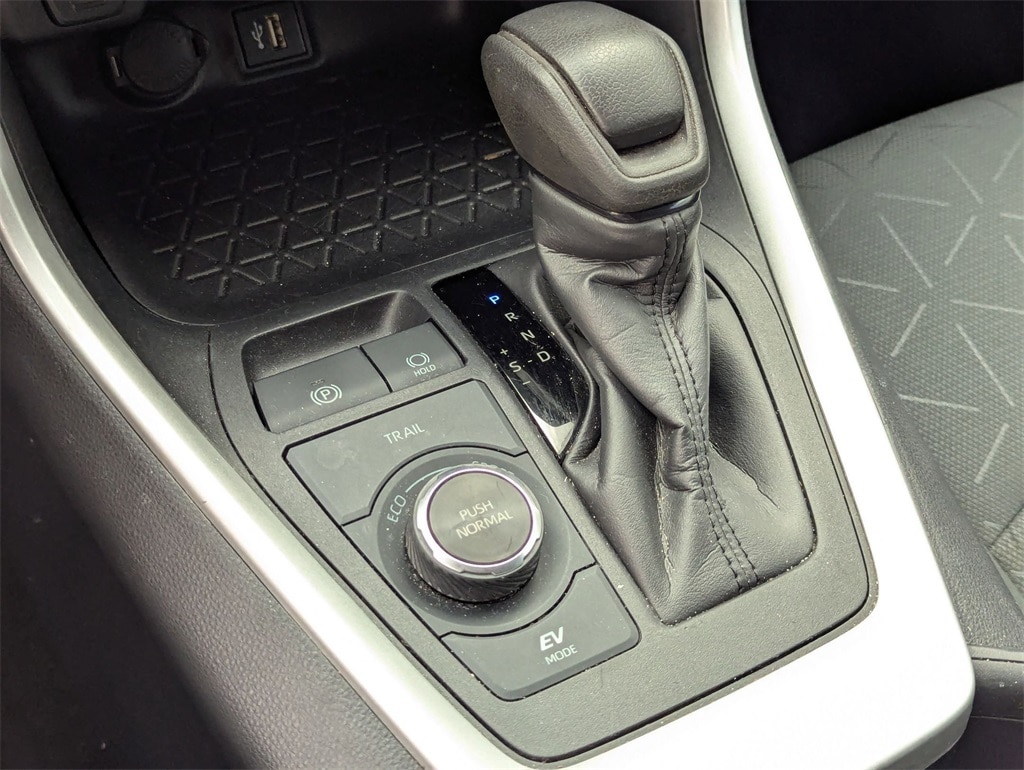 Thumbnail: 2024 Toyota RAV4 - 20