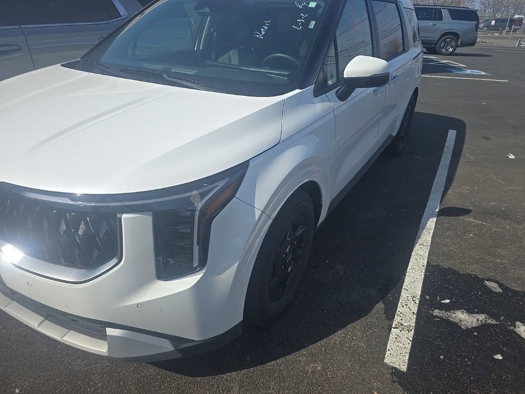 Certified 2025 Kia Carnival LXS Minivan/Van