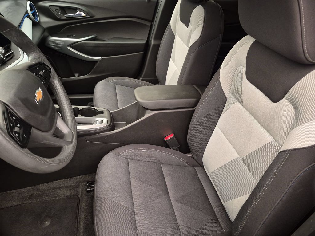 Thumbnail: 2025 Chevrolet Trax - 21