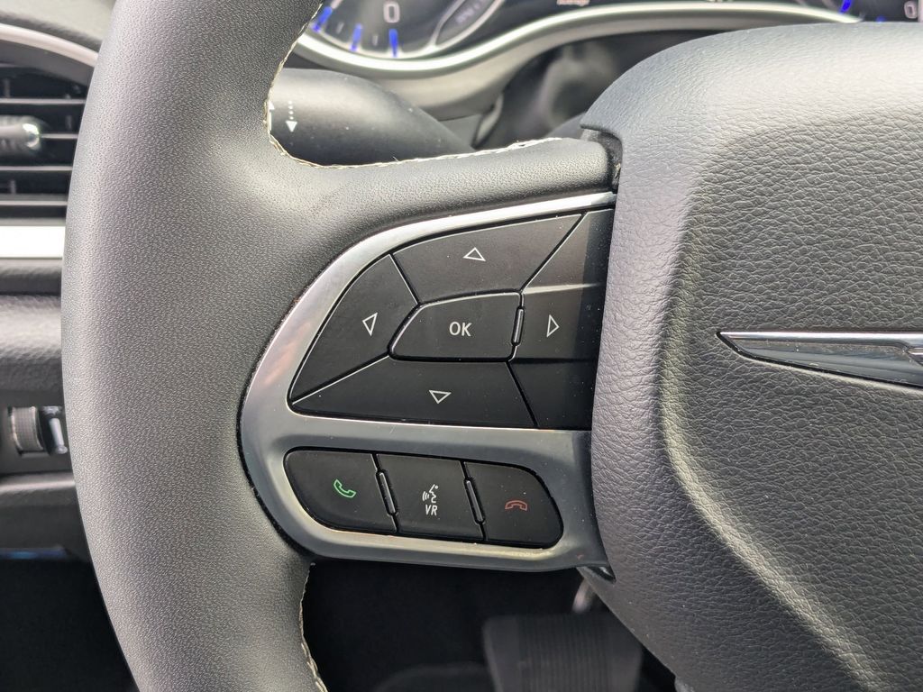 Thumbnail: 2025 Chrysler Pacifica - 18