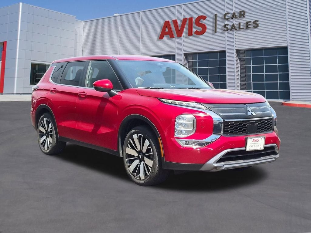 Thumbnail: 2025 Mitsubishi Outlander - 3