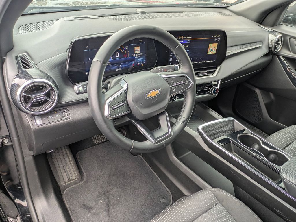 Thumbnail: 2025 Chevrolet Equinox - 18