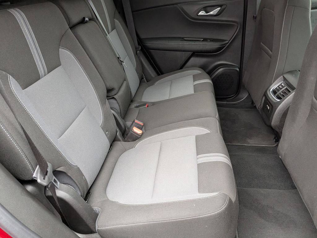 Thumbnail: 2025 Chevrolet Blazer - 30