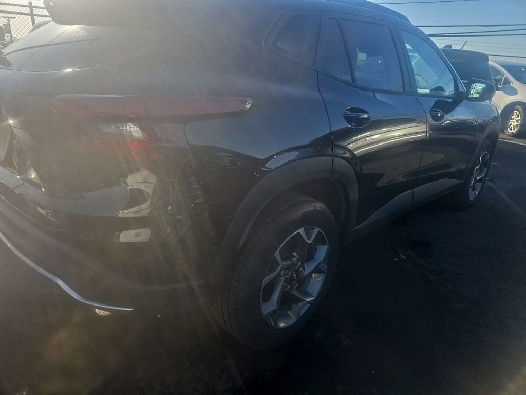 Certified 2025 Chevrolet Trax LT SUV