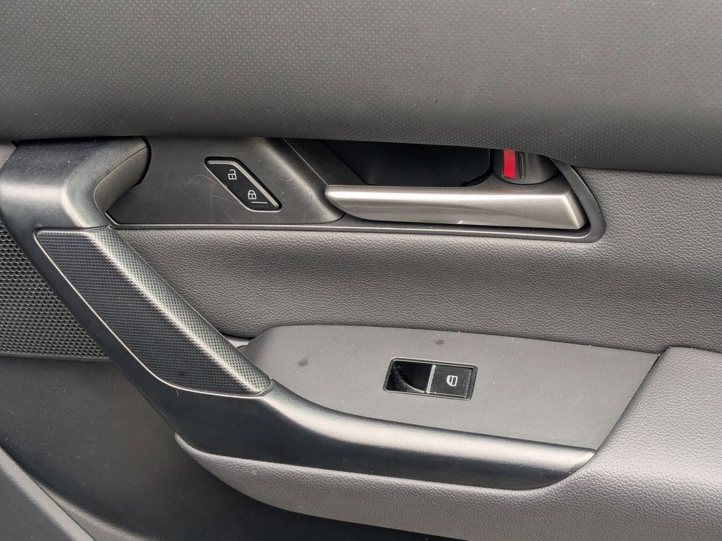 Thumbnail: 2025 Mazda CX-50 - 32