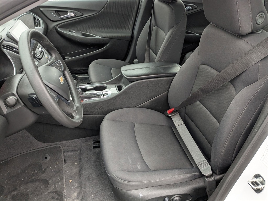 Thumbnail: 2024 Chevrolet Malibu - 18