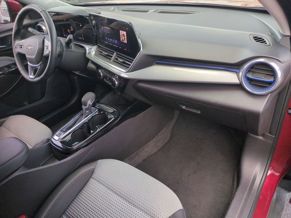 Thumbnail: 2025 Chevrolet Trax - 25