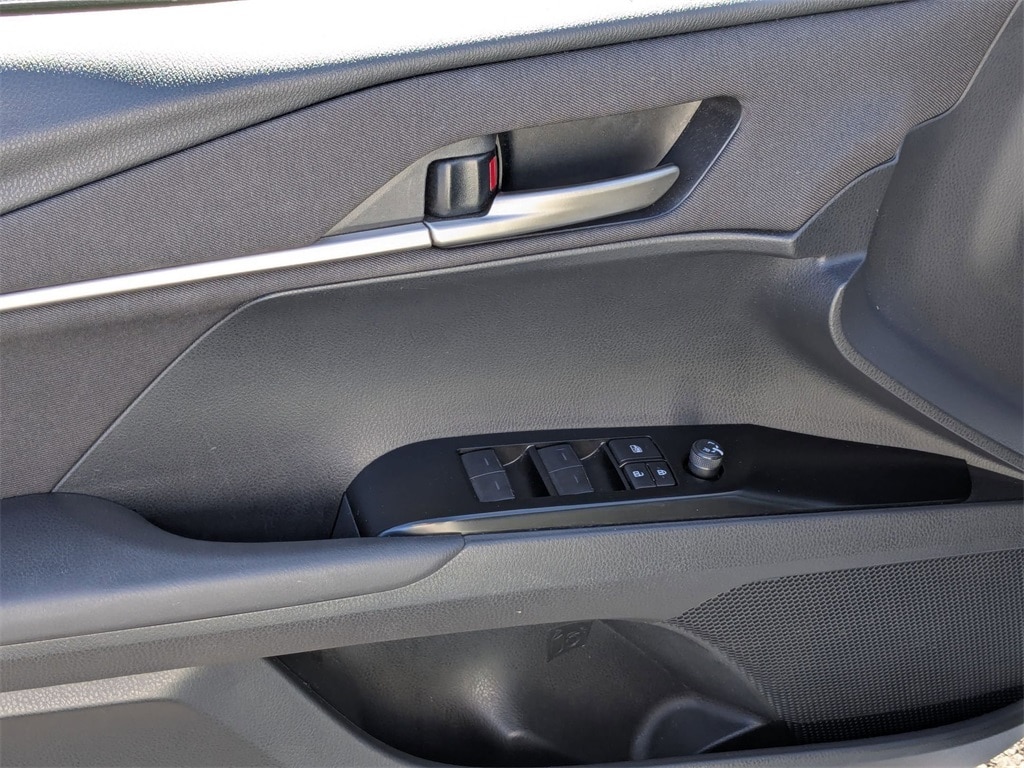 Thumbnail: 2025 Toyota Camry - 17