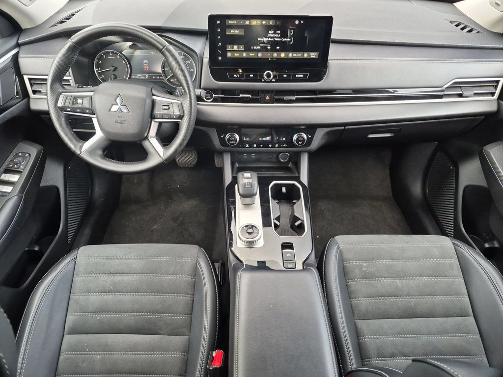 Thumbnail: 2025 Mitsubishi Outlander - 28