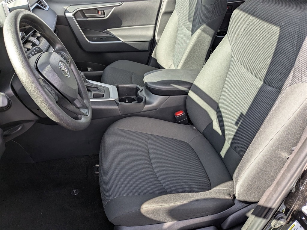 Thumbnail: 2025 Toyota RAV4 - 20