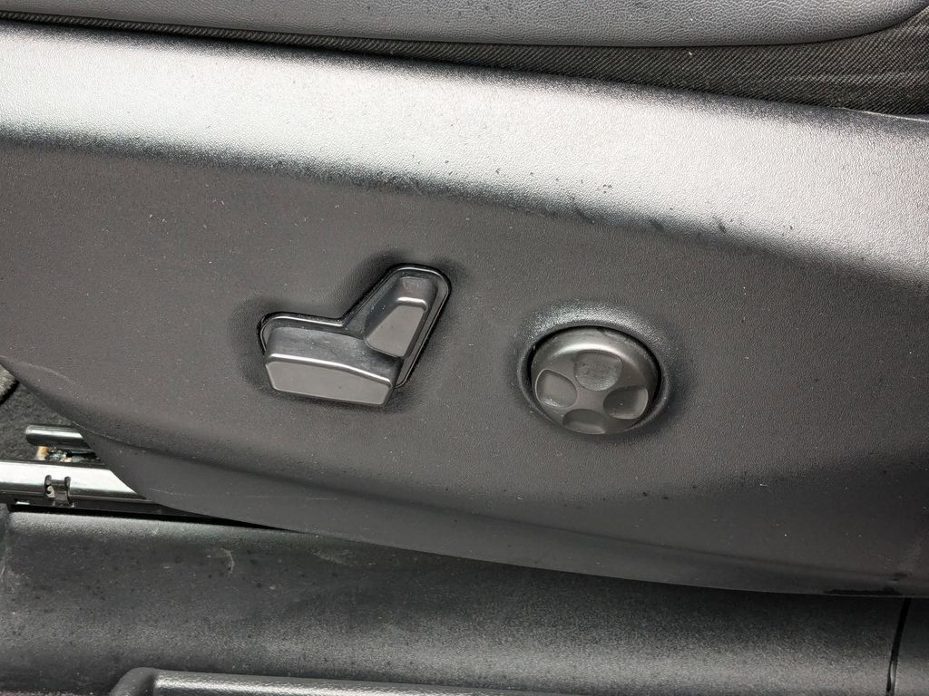 Thumbnail: 2025 Chrysler Pacifica - 14