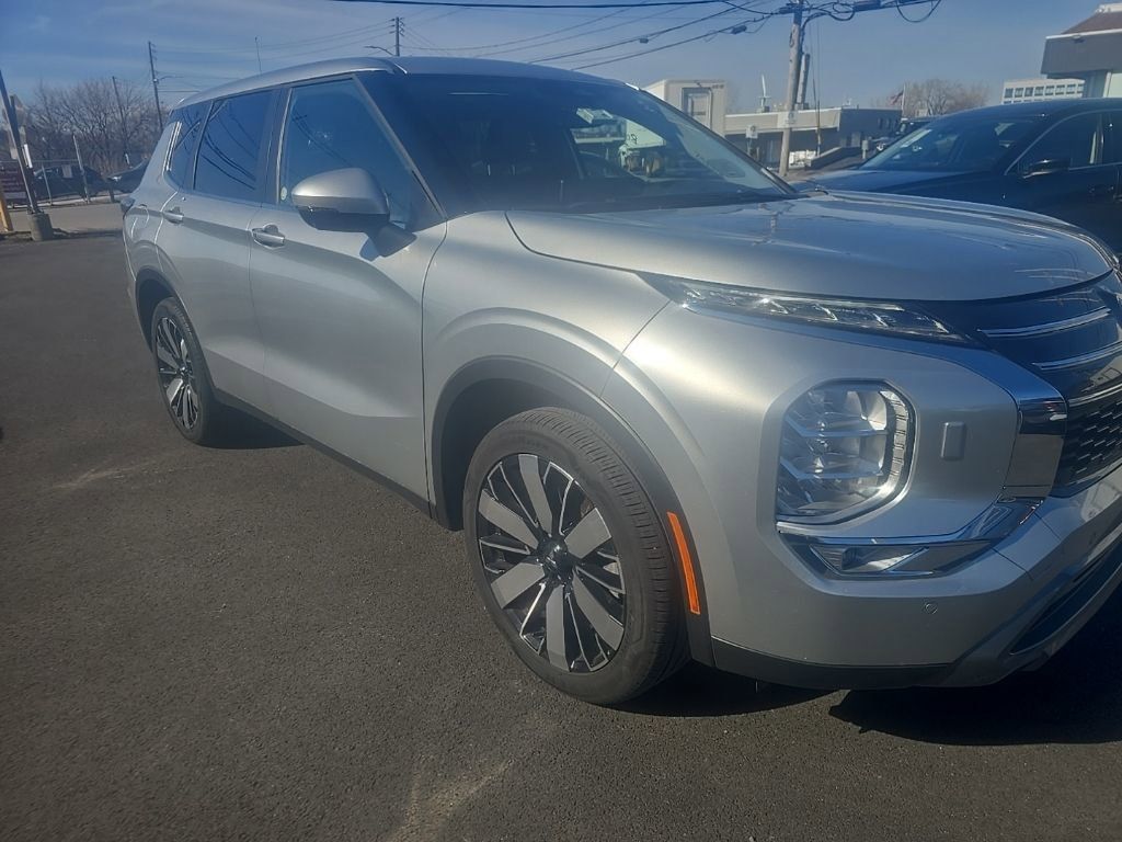 Thumbnail: 2025 Mitsubishi Outlander - 2