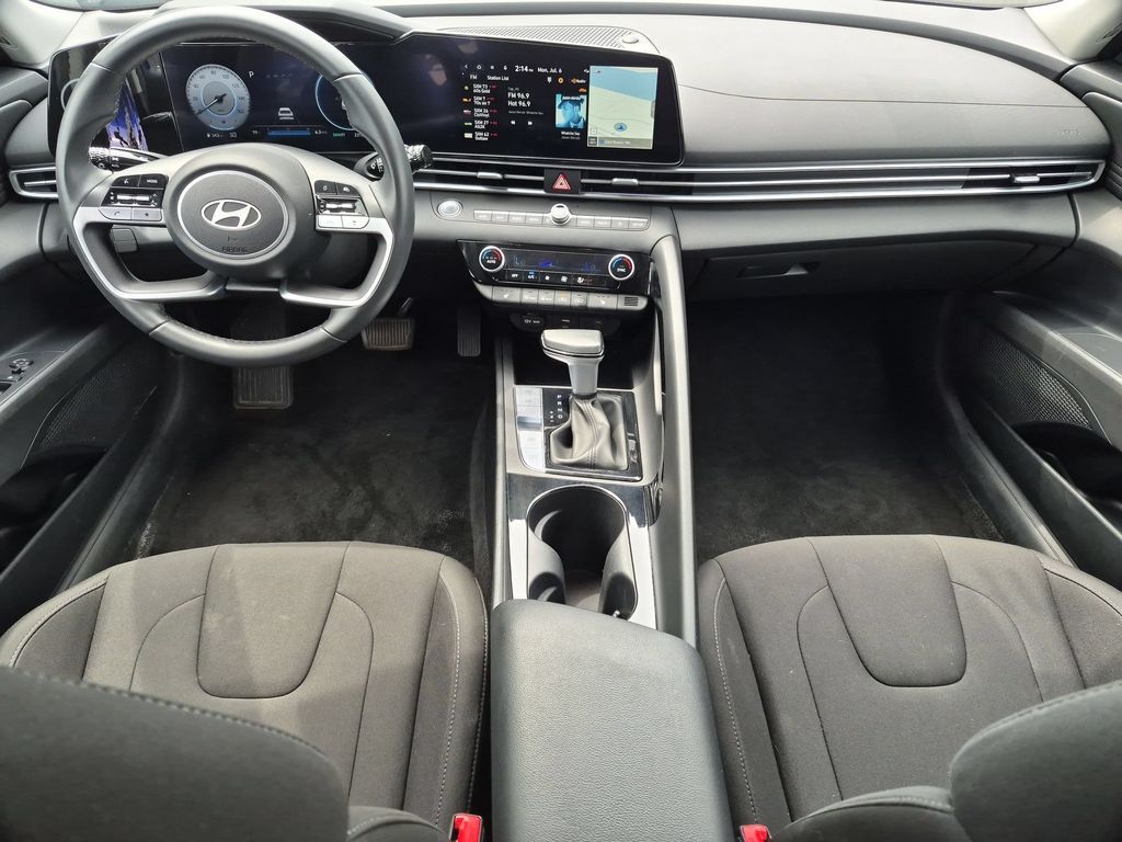 Thumbnail: 2025 Hyundai Elantra - 26