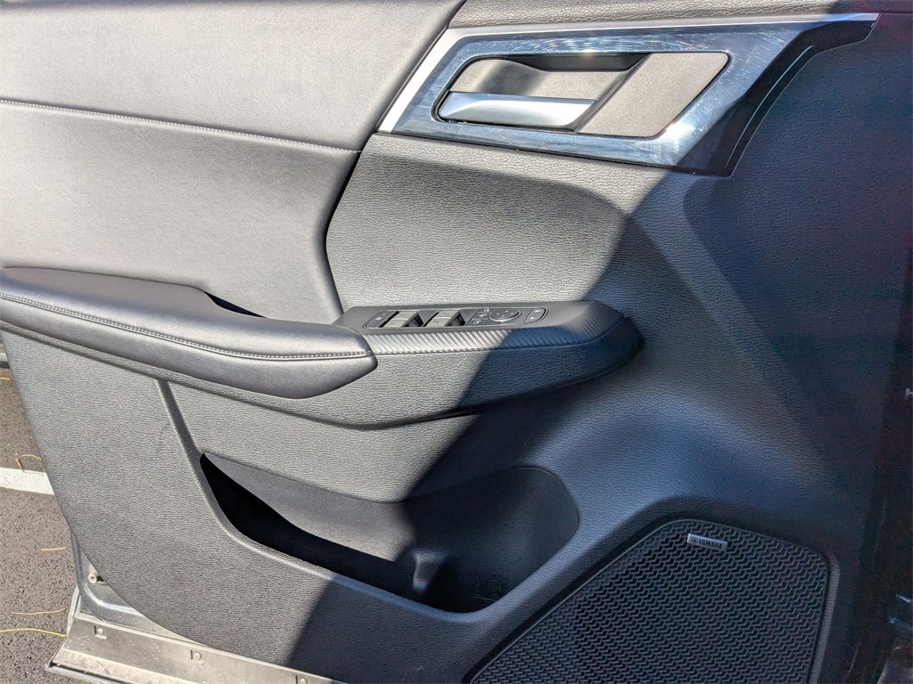 Thumbnail: 2025 Mitsubishi Outlander - 14