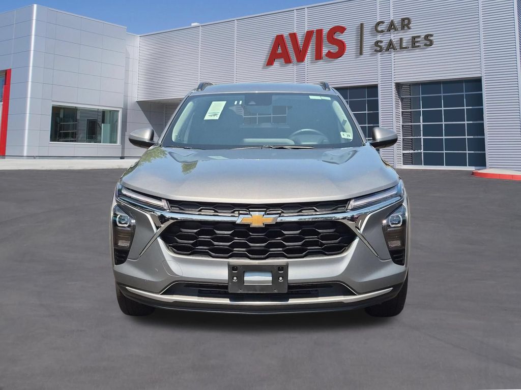 Thumbnail: 2025 Chevrolet Trax - 2