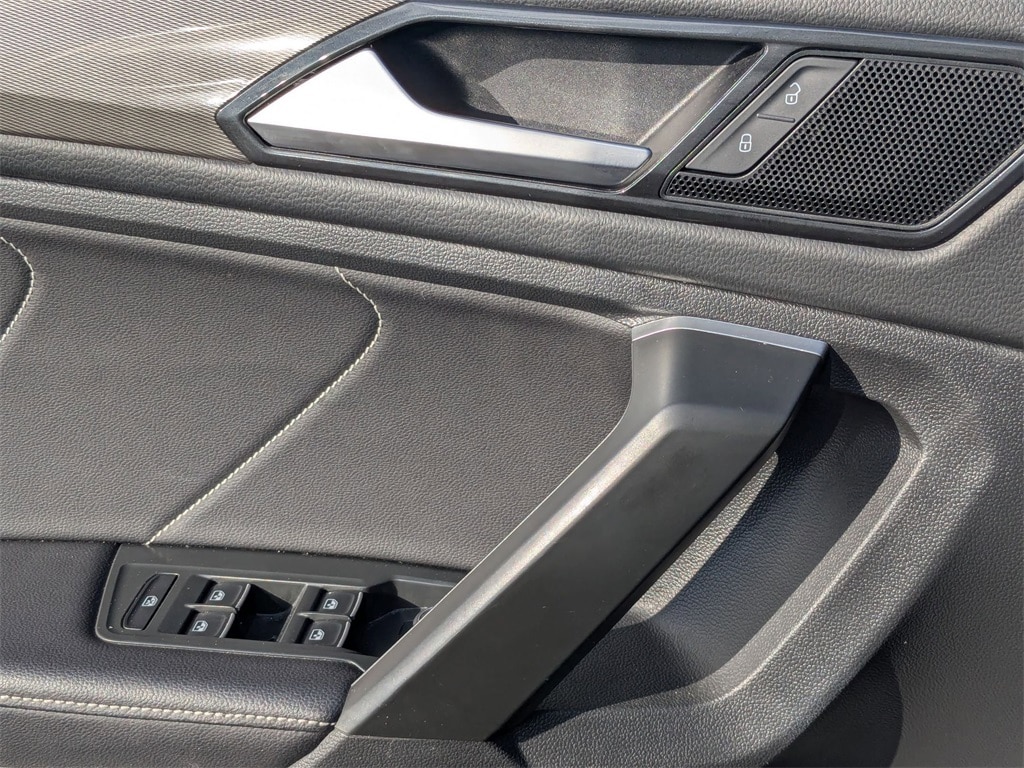 Thumbnail: 2024 Volkswagen Tiguan - 14