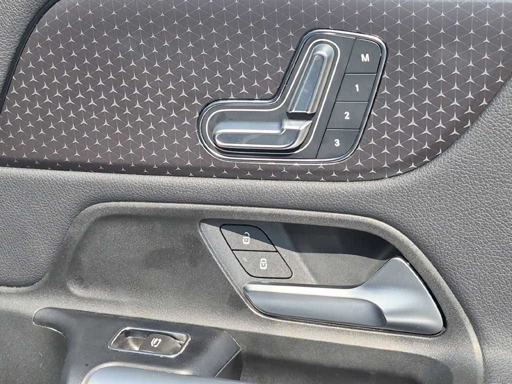 2025 Mercedes-Benz GLA GLA250 - Photo 30