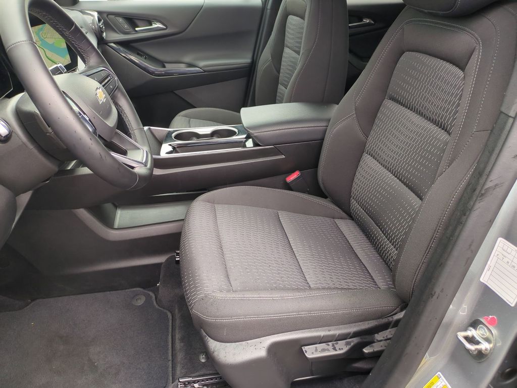 Thumbnail: 2025 Chevrolet Equinox - 19