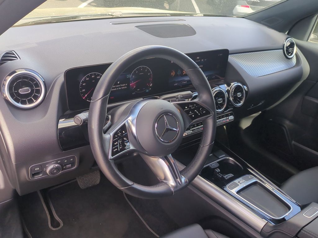 Thumbnail: 2025 Mercedes-Benz GLA - 13