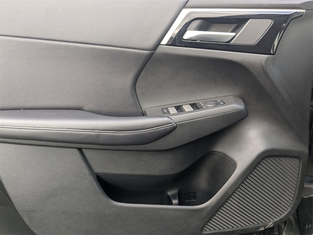 Thumbnail: 2024 Mitsubishi Outlander - 13