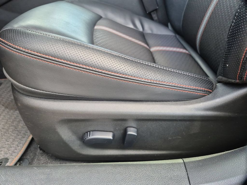 2025 Nissan Altima SR - Photo 14